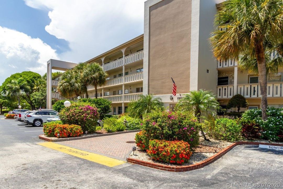 Recently Sold: $68,000 (1 beds, 1 baths, 798 Square Feet)