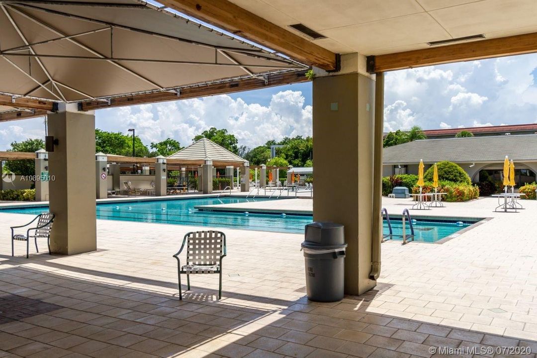 Recently Sold: $68,000 (1 beds, 1 baths, 798 Square Feet)