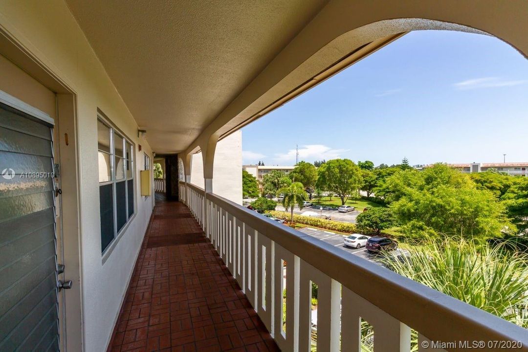 Recently Sold: $68,000 (1 beds, 1 baths, 798 Square Feet)