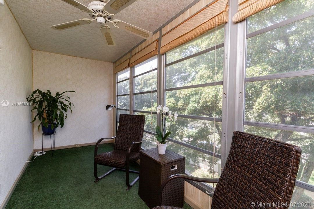 Recently Sold: $68,000 (1 beds, 1 baths, 798 Square Feet)