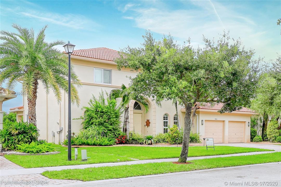 Recently Sold: $610,000 (5 beds, 4 baths, 3424 Square Feet)