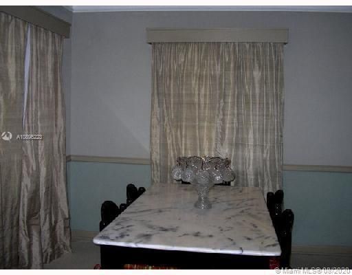 Recently Sold: $265,000 (2 beds, 1 baths, 1038 Square Feet)