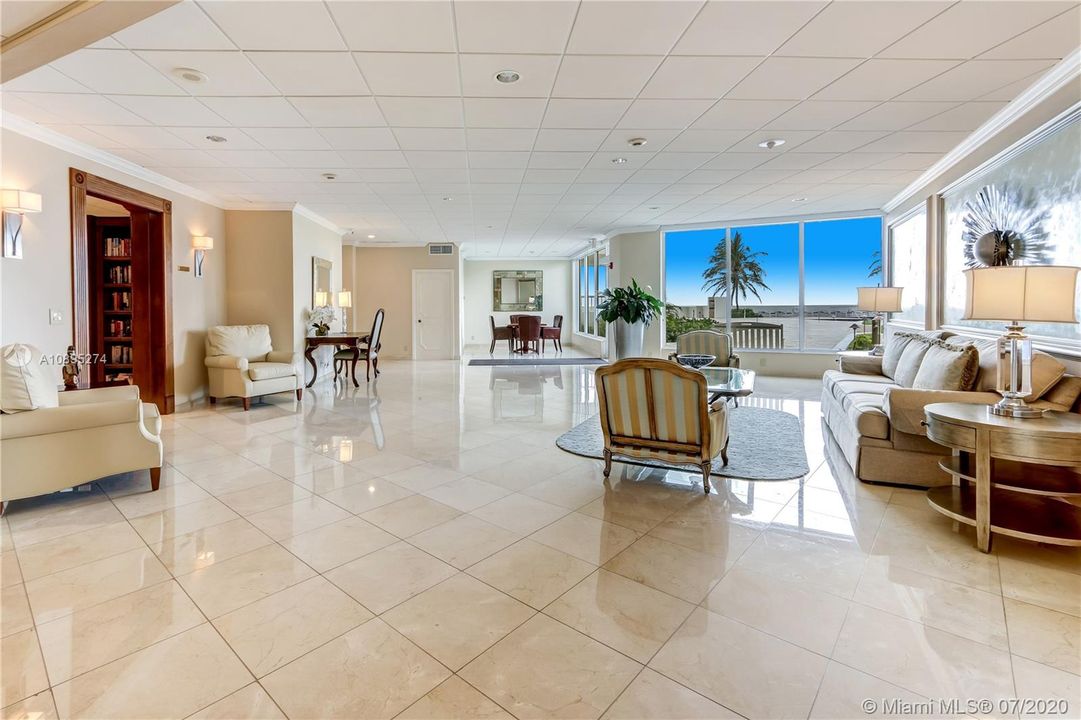 Vendido Recientemente: $985,000 (2 camas, 2 baños, 1567 Pies cuadrados)