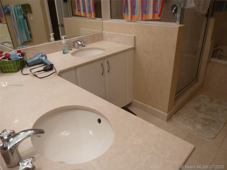 最近租的: $4,200 (3 贝兹, 3 浴室, 1485 平方英尺)