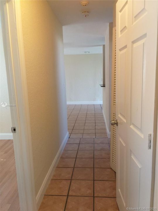 Recently Rented: $2,000 (4 beds, 2 baths, 1256 Square Feet)