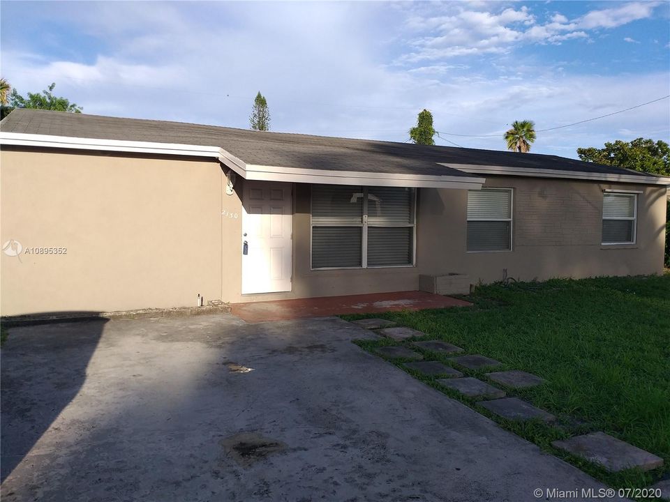Recently Rented: $2,000 (4 beds, 2 baths, 1256 Square Feet)