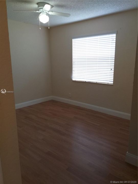 Recently Rented: $2,000 (4 beds, 2 baths, 1256 Square Feet)