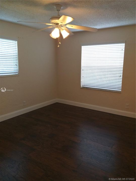 Recently Rented: $2,000 (4 beds, 2 baths, 1256 Square Feet)
