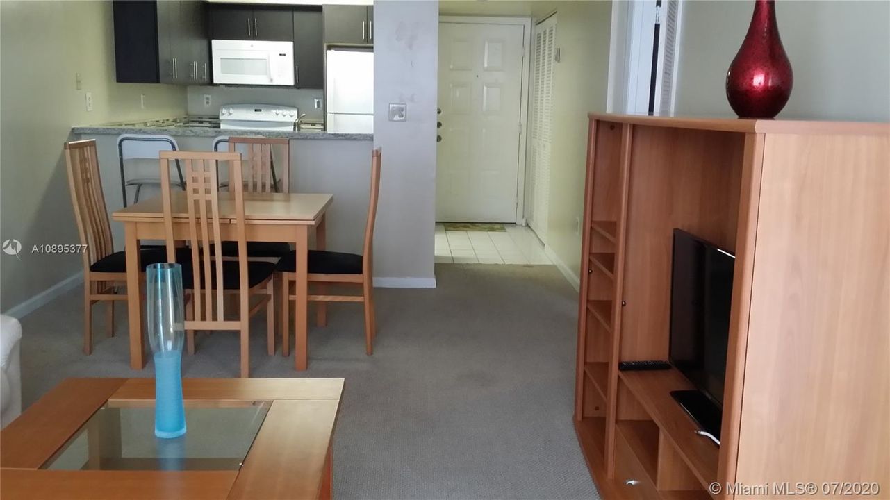 Недавно арендовано: $1,700 (1 спален, 1 ванн, 620 Квадратных фут)