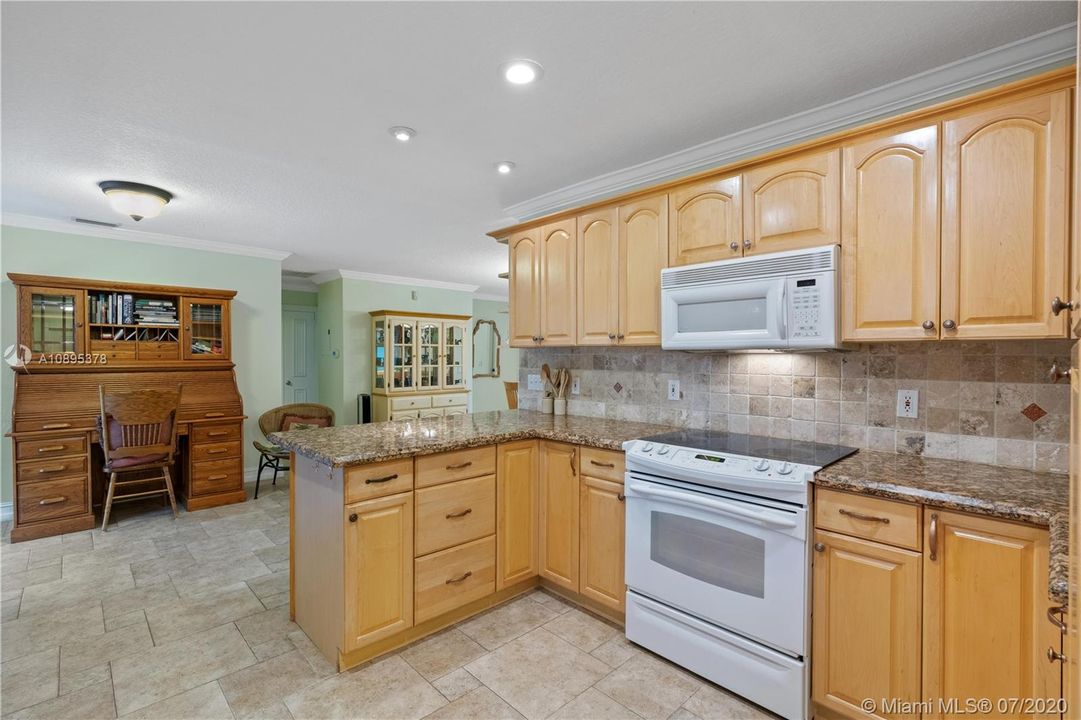 Recently Sold: $359,000 (2 beds, 1 baths, 1144 Square Feet)