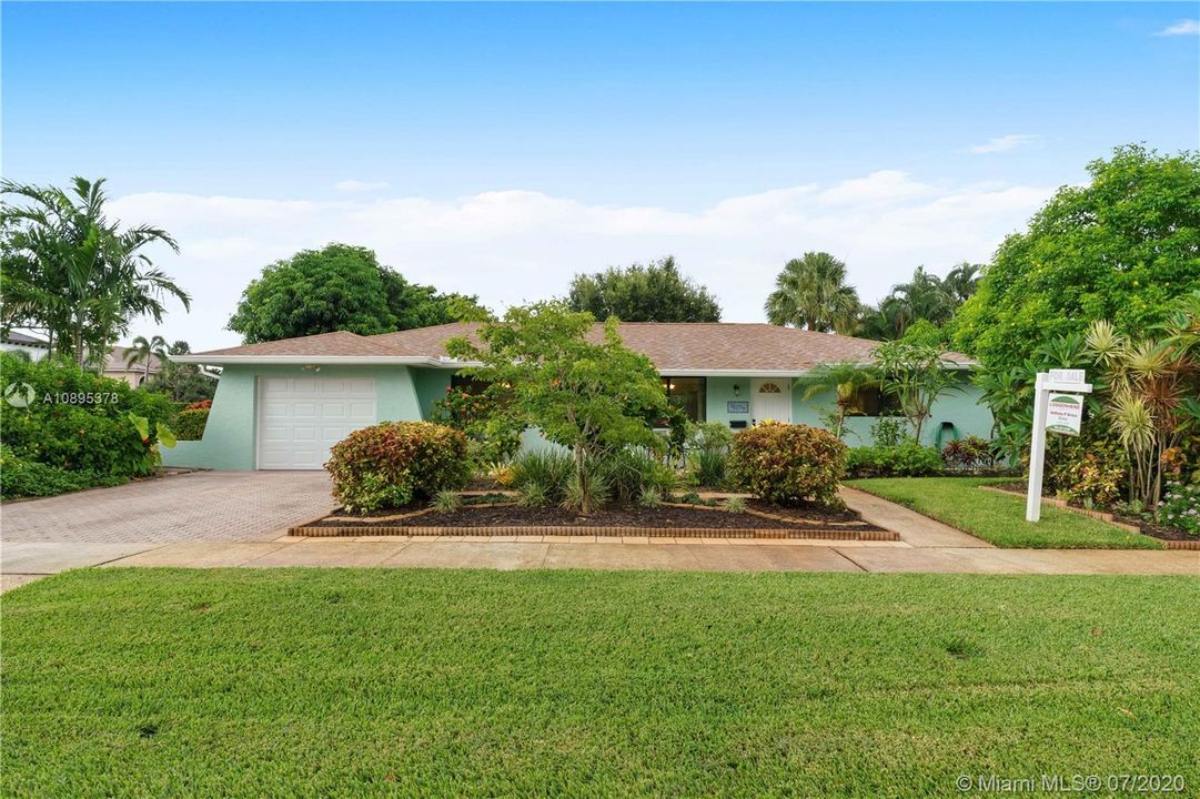 Recently Sold: $359,000 (2 beds, 1 baths, 1144 Square Feet)