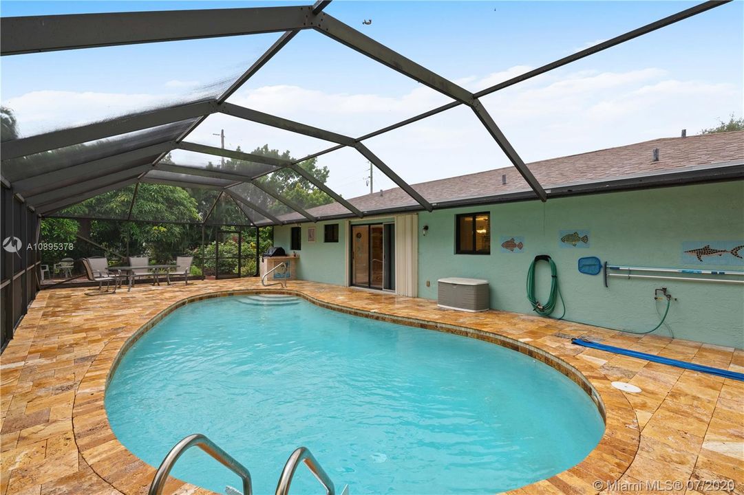 Recently Sold: $359,000 (2 beds, 1 baths, 1144 Square Feet)