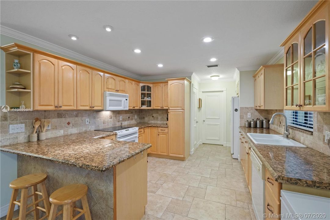 Recently Sold: $359,000 (2 beds, 1 baths, 1144 Square Feet)