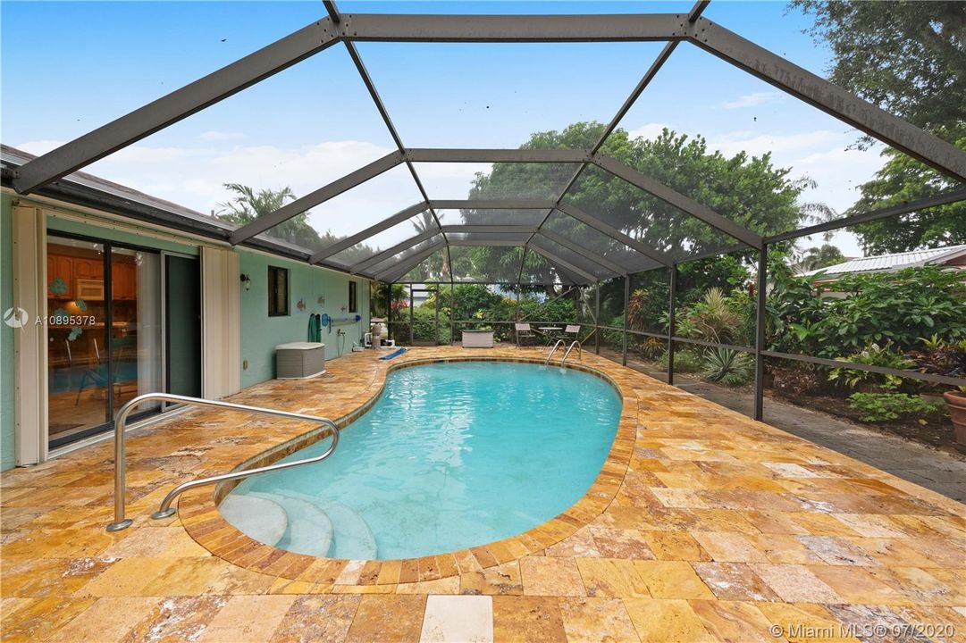 Recently Sold: $359,000 (2 beds, 1 baths, 1144 Square Feet)