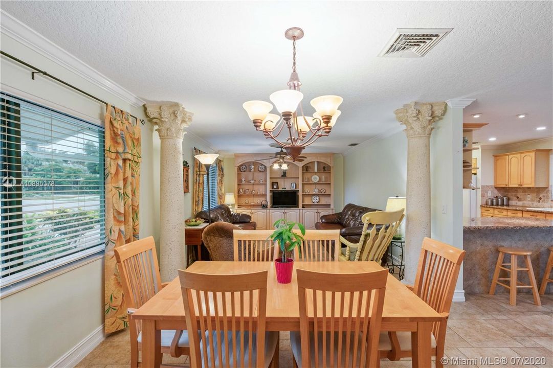 Recently Sold: $359,000 (2 beds, 1 baths, 1144 Square Feet)