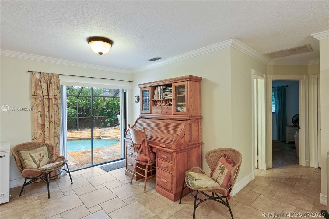 Recently Sold: $359,000 (2 beds, 1 baths, 1144 Square Feet)