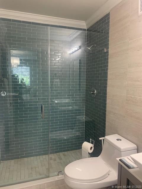 Недавно продано: $285,000 (2 спален, 2 ванн, 1000 Квадратных фут)