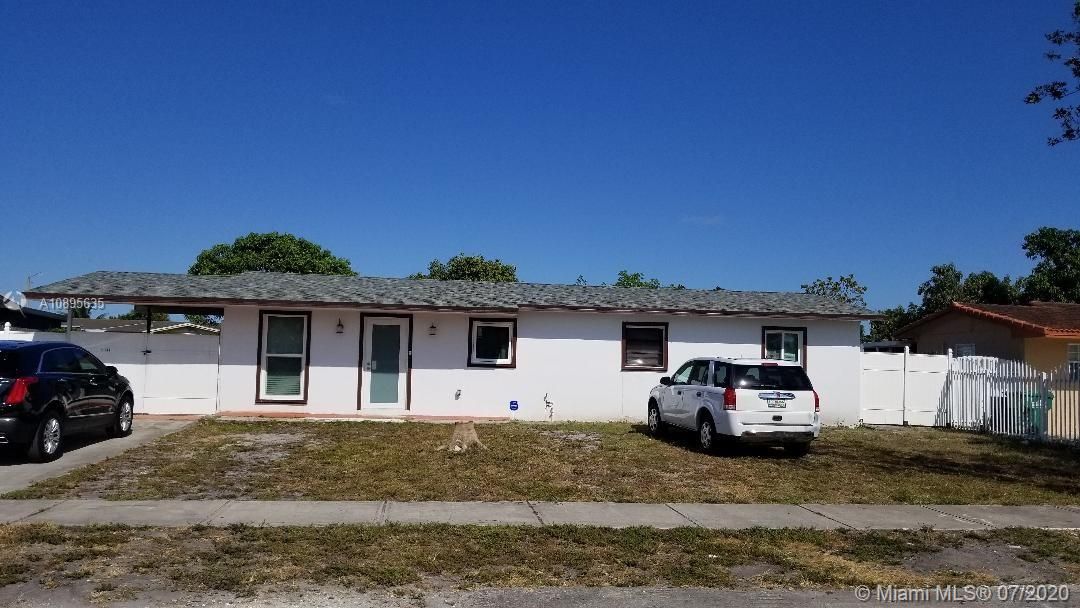Vendido Recientemente: $360,000 (4 camas, 2 baños, 1176 Pies cuadrados)