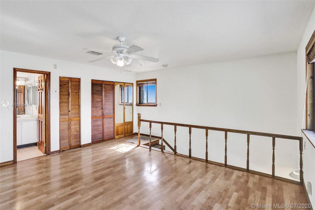 Recently Sold: $315,000 (3 beds, 2 baths, 1808 Square Feet)