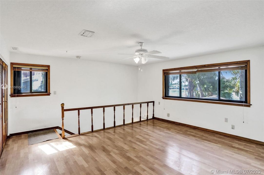 Recently Sold: $315,000 (3 beds, 2 baths, 1808 Square Feet)