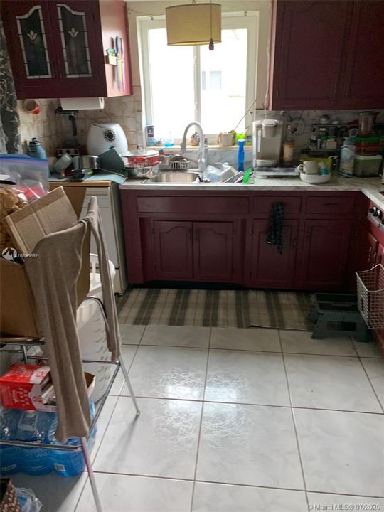 Recently Sold: $280,000 (3 beds, 2 baths, 1435 Square Feet)