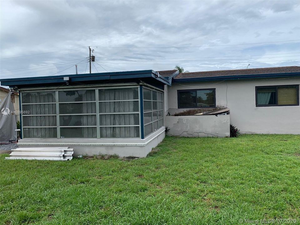 Recently Sold: $280,000 (3 beds, 2 baths, 1435 Square Feet)