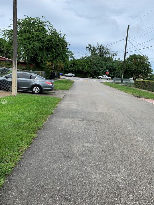 Recently Sold: $280,000 (3 beds, 2 baths, 1435 Square Feet)