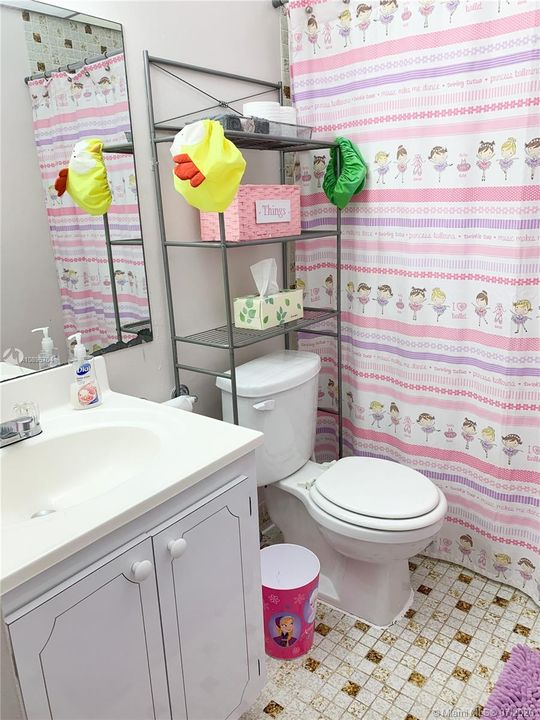 Vendido Recientemente: $171,900 (2 camas, 2 baños, 965 Pies cuadrados)