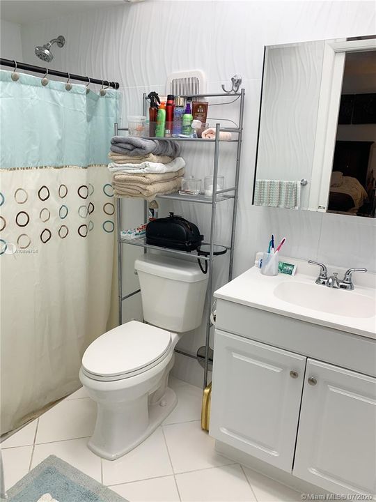 Vendido Recientemente: $171,900 (2 camas, 2 baños, 965 Pies cuadrados)