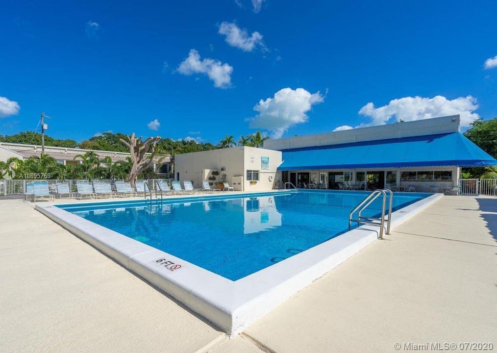 Vendido Recientemente: $320,000 (2 camas, 2 baños, 1336 Pies cuadrados)