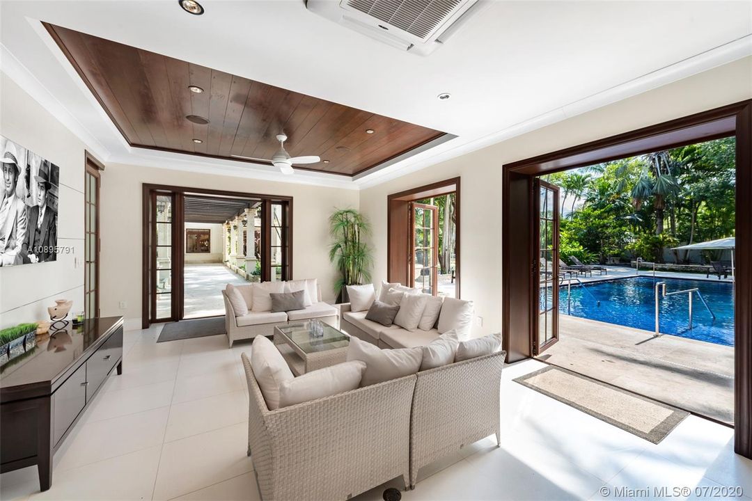 Guest House Living Room