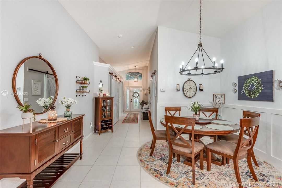 Oversized dining area with Wains Cotting