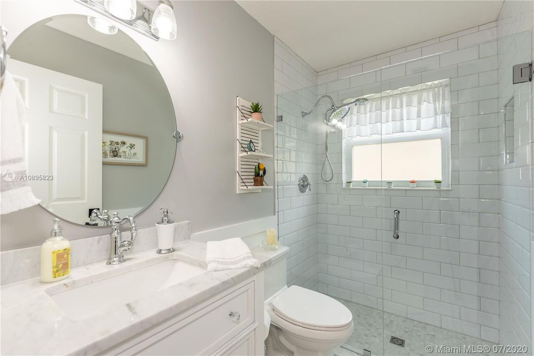 Vendido Recientemente: $357,900 (3 camas, 2 baños, 1822 Pies cuadrados)