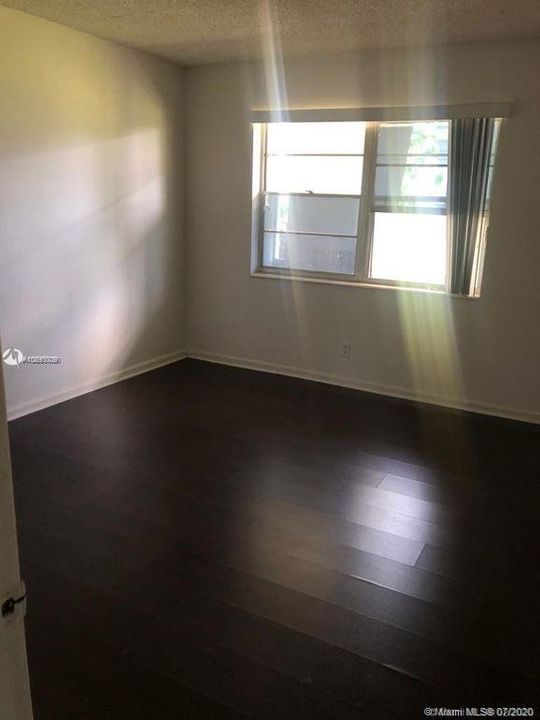 Недавно продано: $65,000 (2 спален, 1 ванн, 828 Квадратных фут)