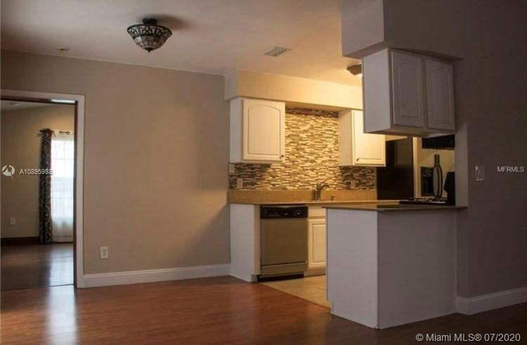 Vendido Recientemente: $249,900 (3 camas, 3 baños, 0 Pies cuadrados)