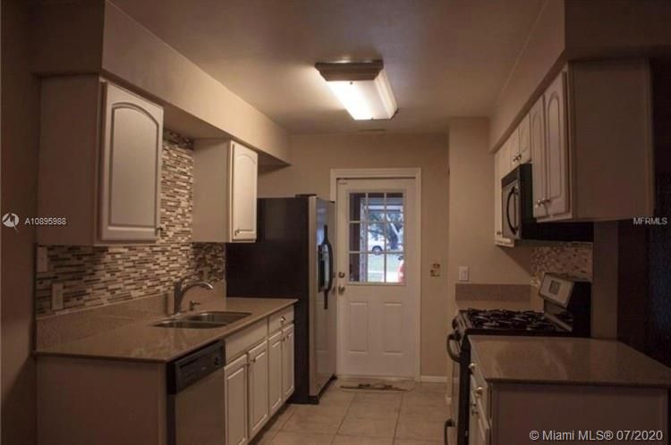 Vendido Recientemente: $249,900 (3 camas, 3 baños, 0 Pies cuadrados)