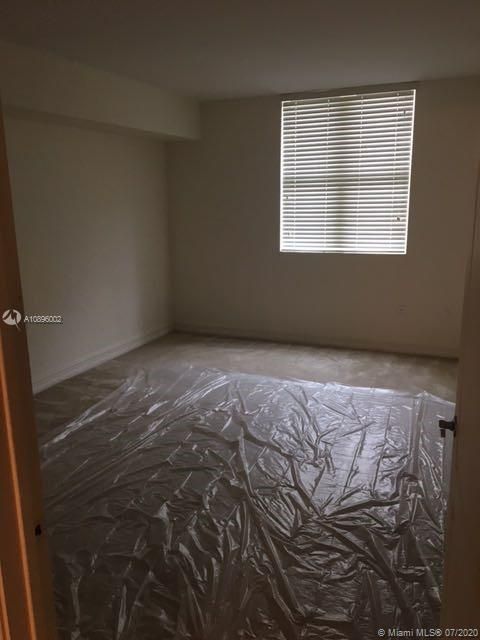 Recently Sold: $217,000 (1 beds, 1 baths, 703 Square Feet)