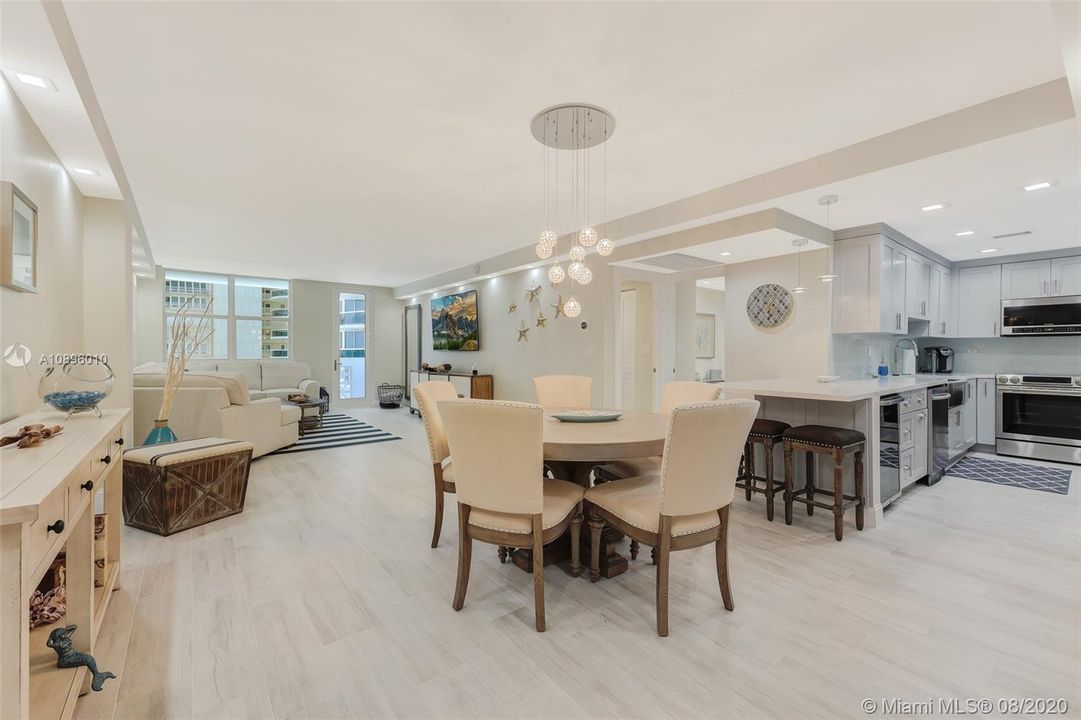 Недавно продано: $379,000 (1 спален, 1 ванн, 850 Квадратных фут)