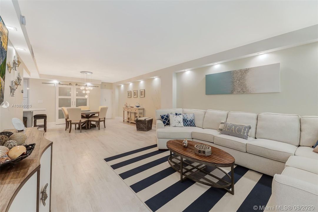 Недавно продано: $379,000 (1 спален, 1 ванн, 850 Квадратных фут)