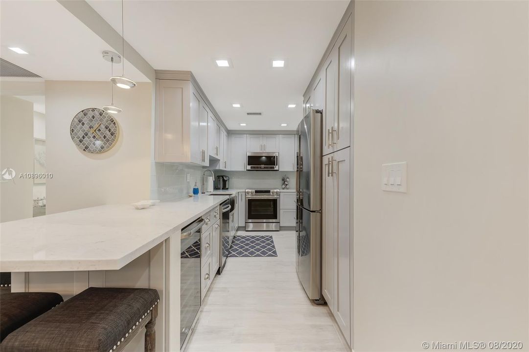 Недавно продано: $379,000 (1 спален, 1 ванн, 850 Квадратных фут)