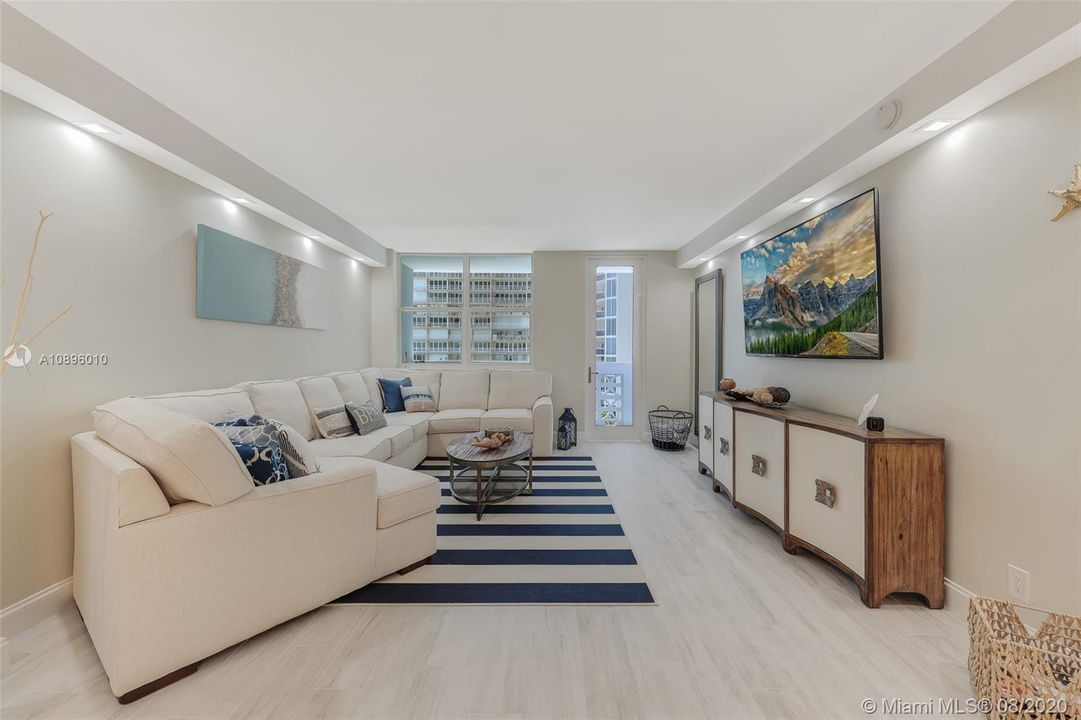 Недавно продано: $379,000 (1 спален, 1 ванн, 850 Квадратных фут)