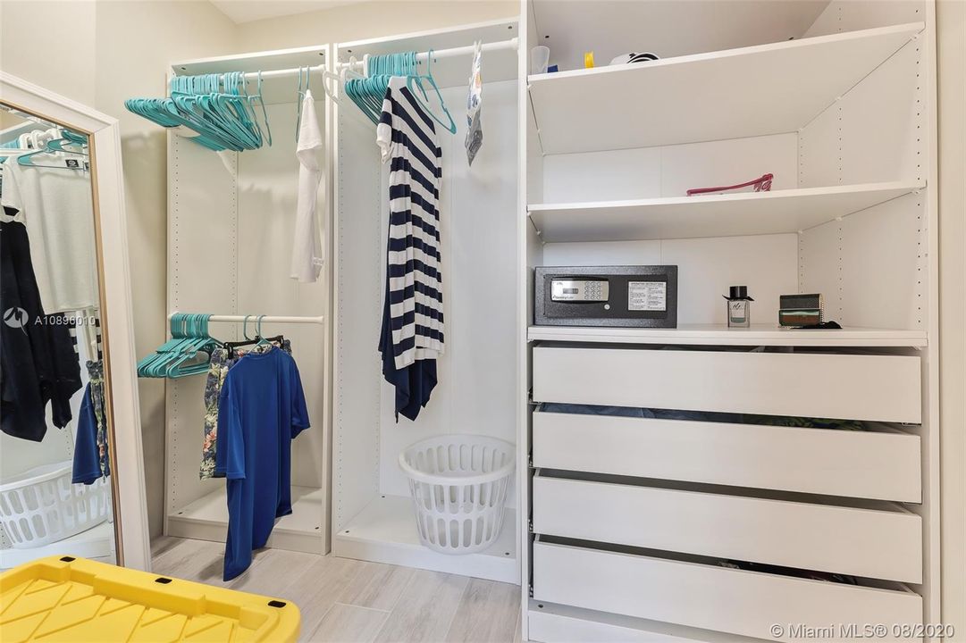 Недавно продано: $379,000 (1 спален, 1 ванн, 850 Квадратных фут)