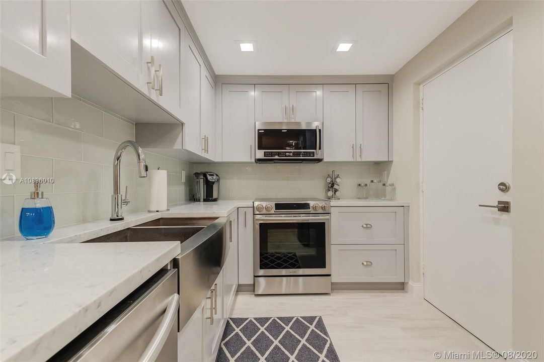 Недавно продано: $379,000 (1 спален, 1 ванн, 850 Квадратных фут)