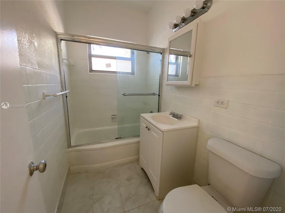Недавно арендовано: $1,595 (2 спален, 2 ванн, 750 Квадратных фут)