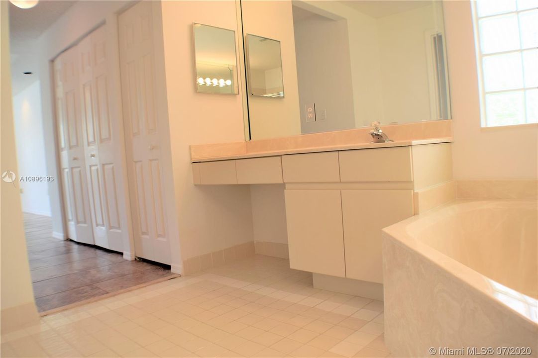 Недавно арендовано: $2,500 (3 спален, 2 ванн, 1815 Квадратных фут)
