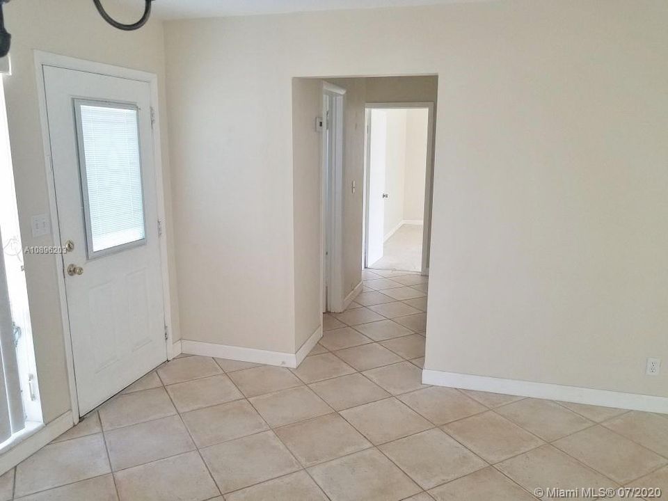 Vendido Recientemente: $439,000 (2 camas, 2 baños, 1458 Pies cuadrados)