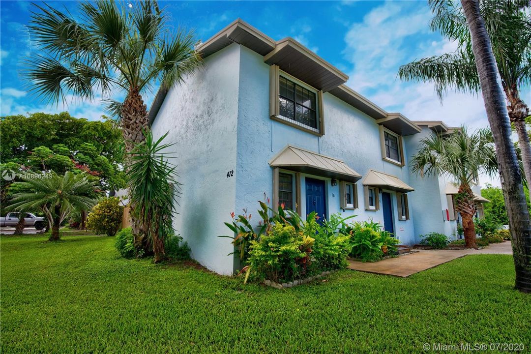 Recently Sold: $219,900 (2 beds, 1 baths, 1056 Square Feet)