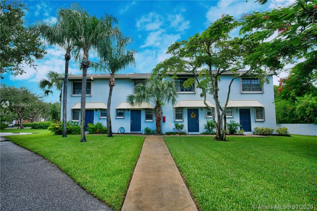 Recently Sold: $219,900 (2 beds, 1 baths, 1056 Square Feet)