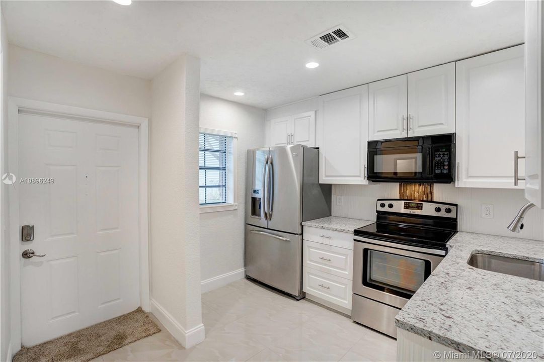 Recently Sold: $219,900 (2 beds, 1 baths, 1056 Square Feet)