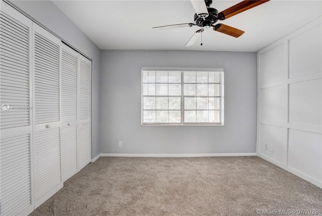 Recently Sold: $219,900 (2 beds, 1 baths, 1056 Square Feet)